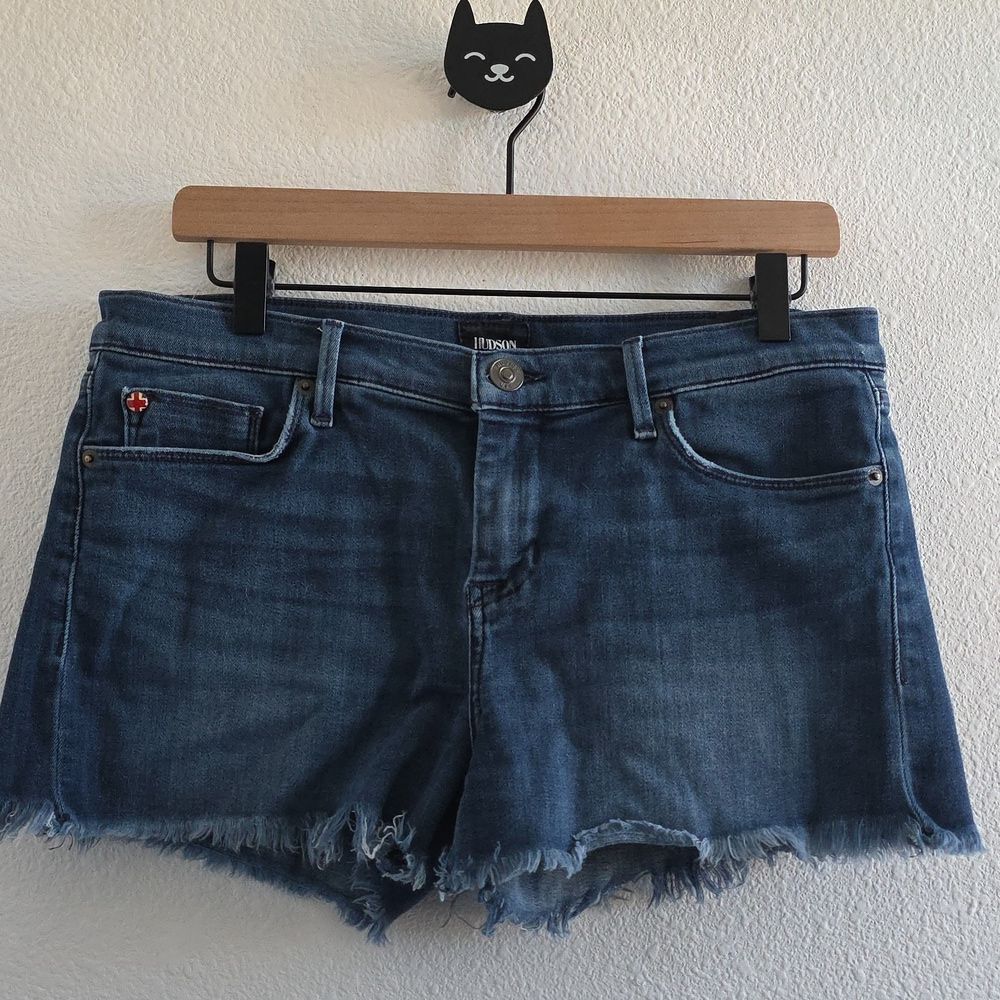 Hudson Amber Raw Edge Hem Jean Shorts Size 29 - Picture 2 of 11
